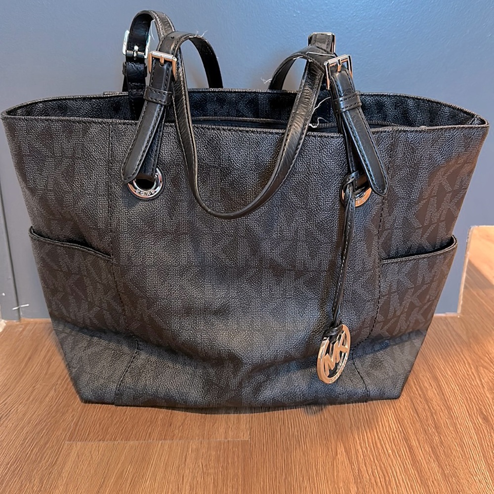 Michael Kors Jet Setter Tote Bag - Picture 1 of 8